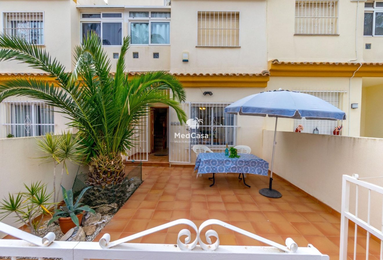 Resale - Townhouse -
Orihuela Costa - Campoamor