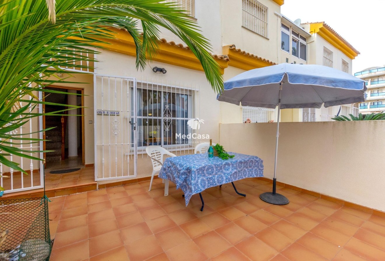 Resale - Townhouse -
Orihuela Costa - Campoamor