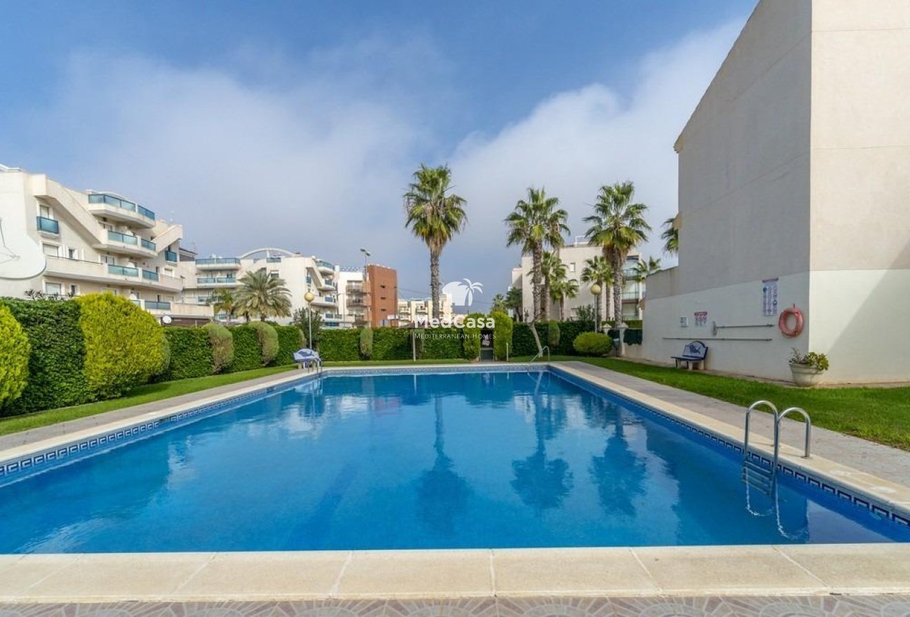 Resale - Townhouse -
Orihuela Costa - Campoamor