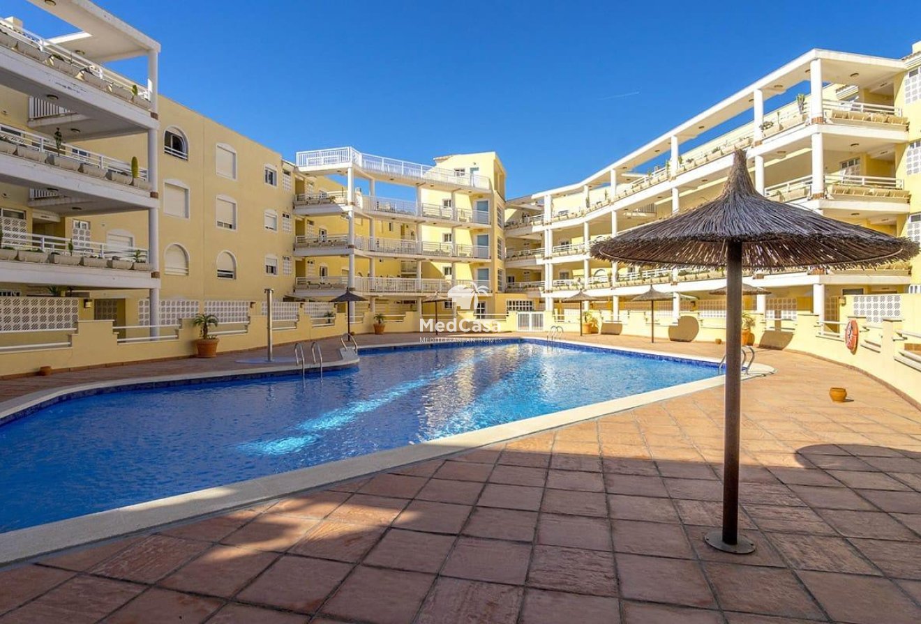 Resale - Townhouse -
Orihuela Costa - Campoamor