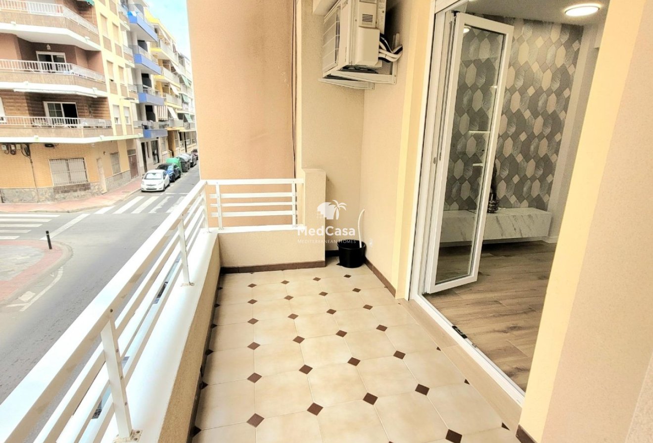 Resale - Apartment -
Torrevieja - Playa del Cura