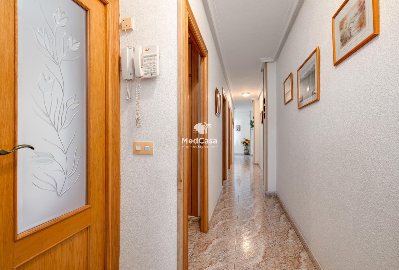Resale - Apartment -
Guardamar del Segura - CENTRO