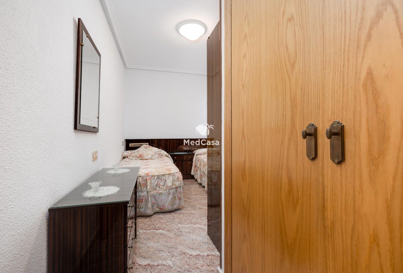 Resale - Apartment -
Guardamar del Segura - CENTRO