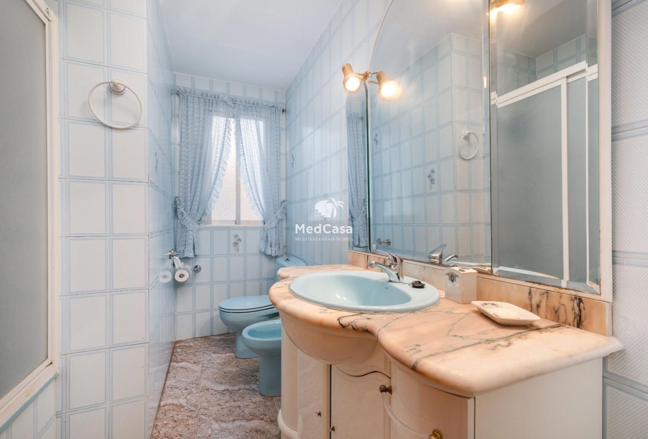 Resale - Apartment -
Guardamar del Segura - CENTRO