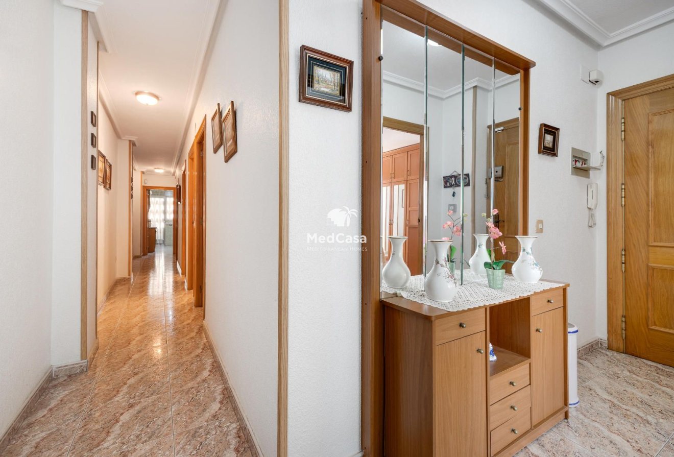 Resale - Apartment -
Guardamar del Segura - CENTRO