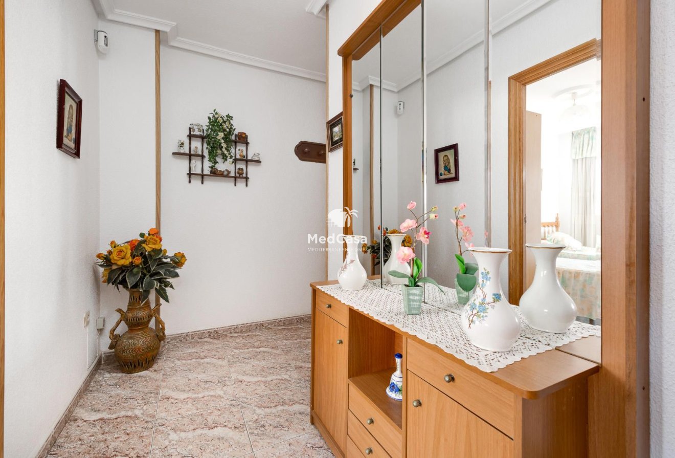 Resale - Apartment -
Guardamar del Segura - CENTRO