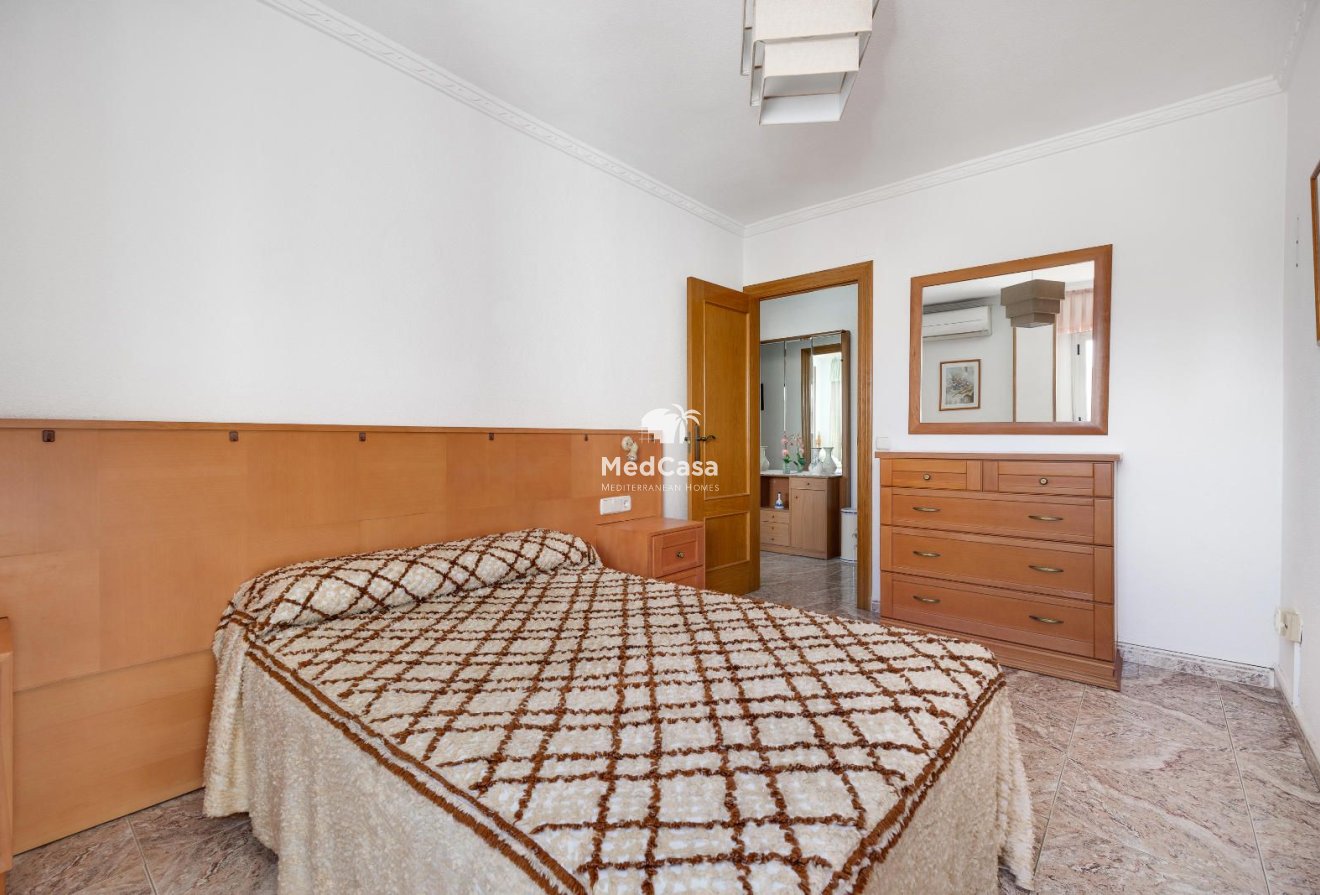 Resale - Apartment -
Guardamar del Segura - CENTRO