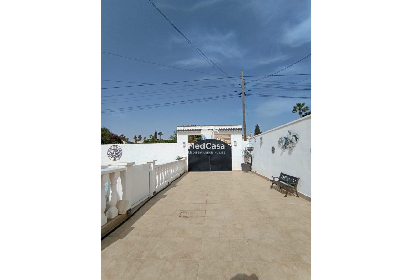 Resale - Townhouse -
Torrevieja - La Siesta - El Salado - Torreta