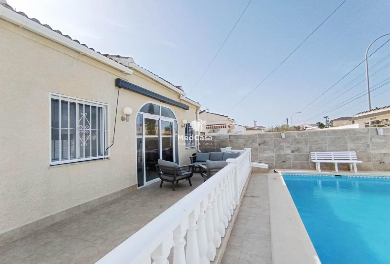 Resale - Townhouse -
Torrevieja - La Siesta - El Salado - Torreta