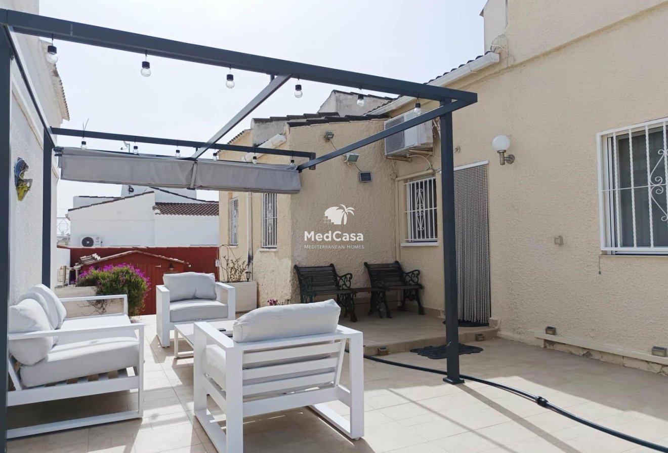 Resale - Townhouse -
Torrevieja - La Siesta - El Salado - Torreta