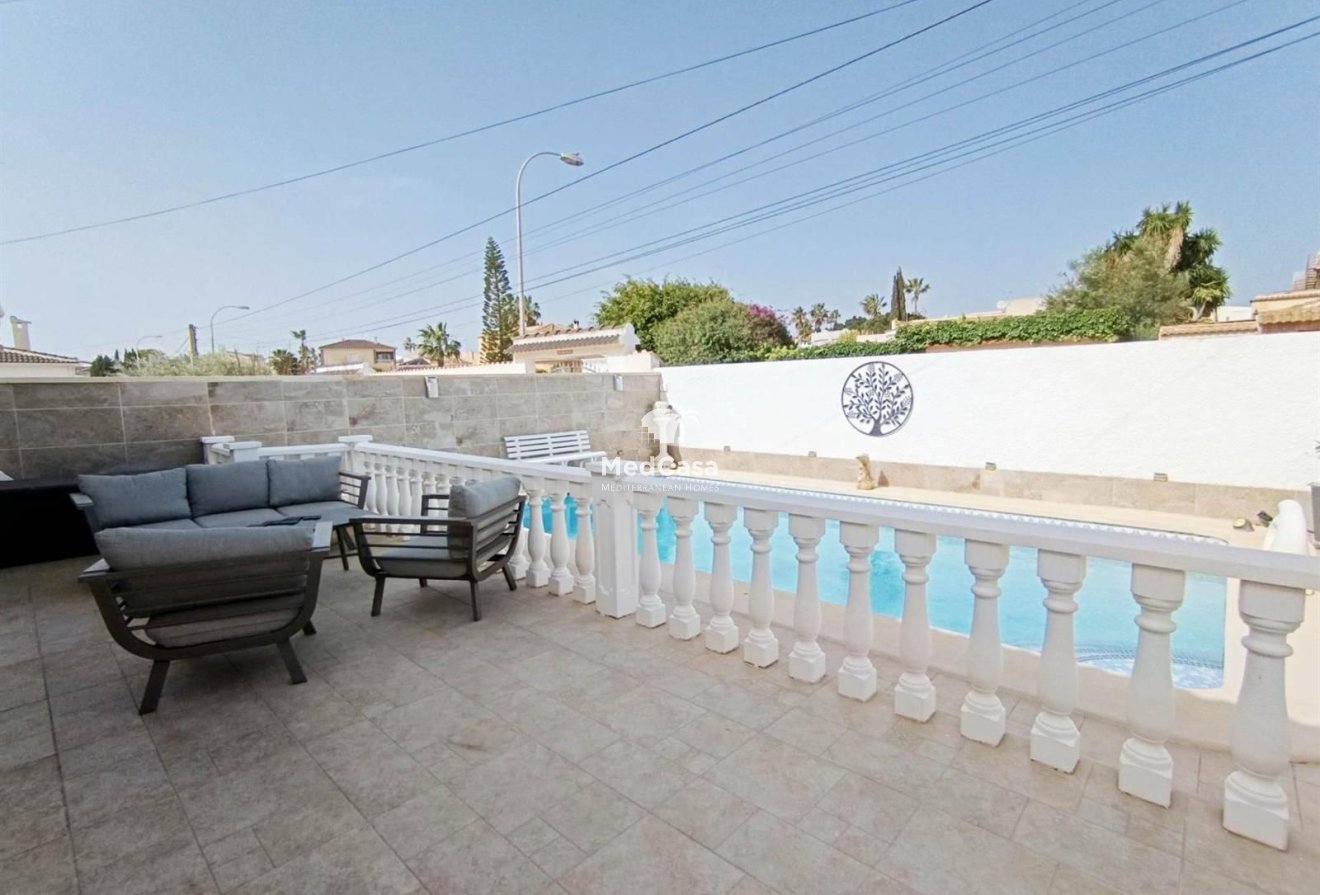 Resale - Townhouse -
Torrevieja - La Siesta - El Salado - Torreta