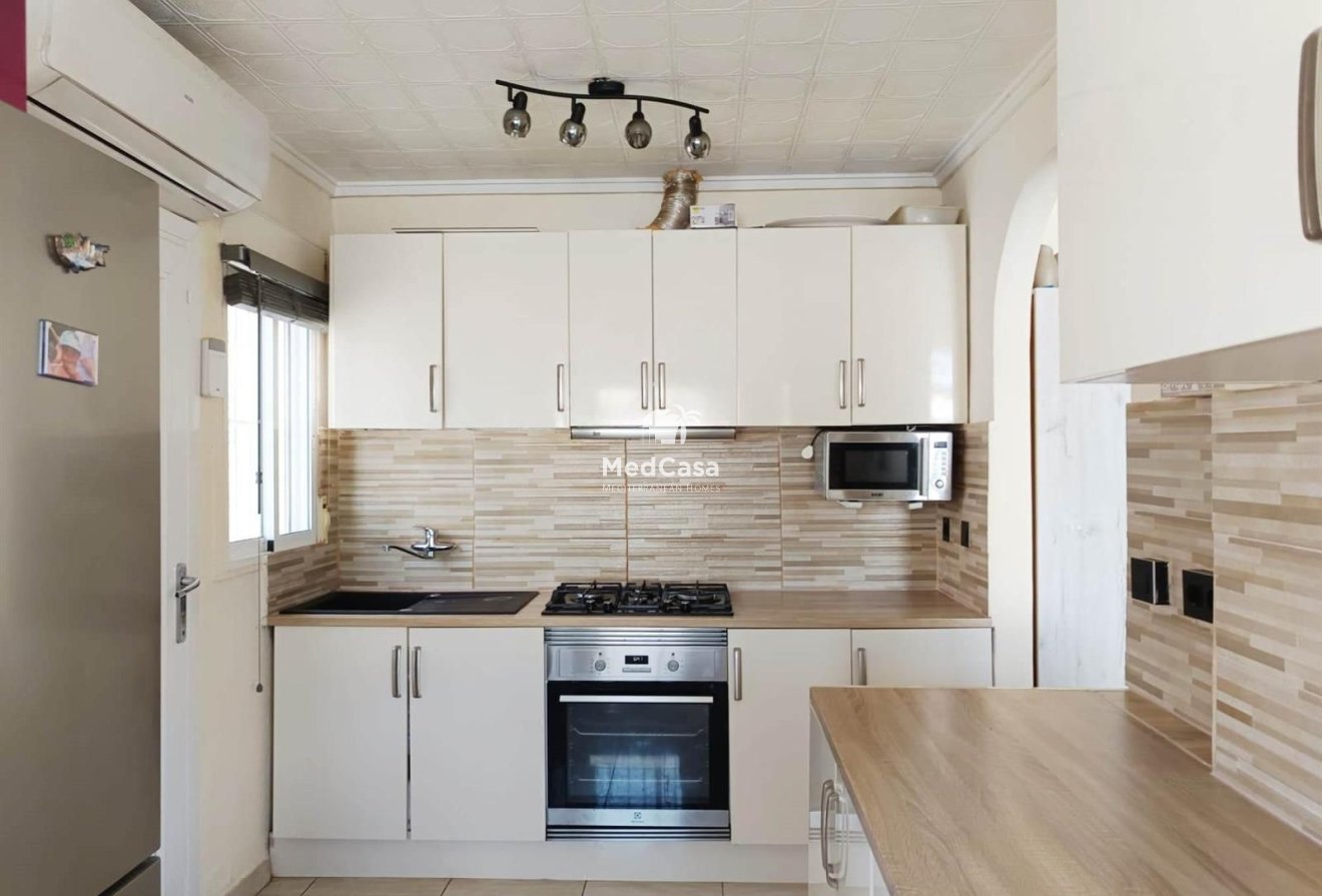 Resale - Townhouse -
Torrevieja - La Siesta - El Salado - Torreta