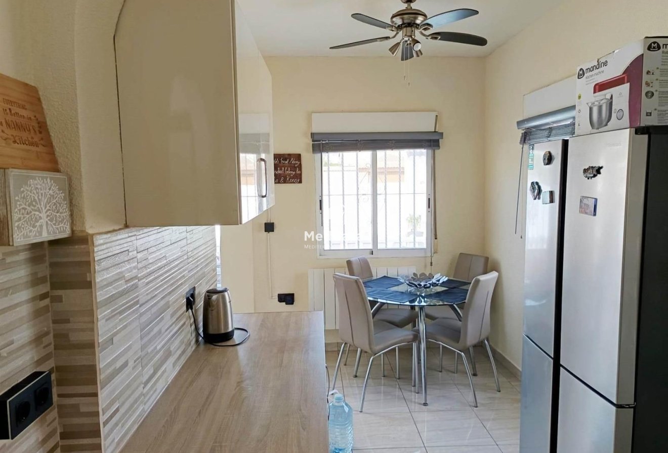 Resale - Townhouse -
Torrevieja - La Siesta - El Salado - Torreta
