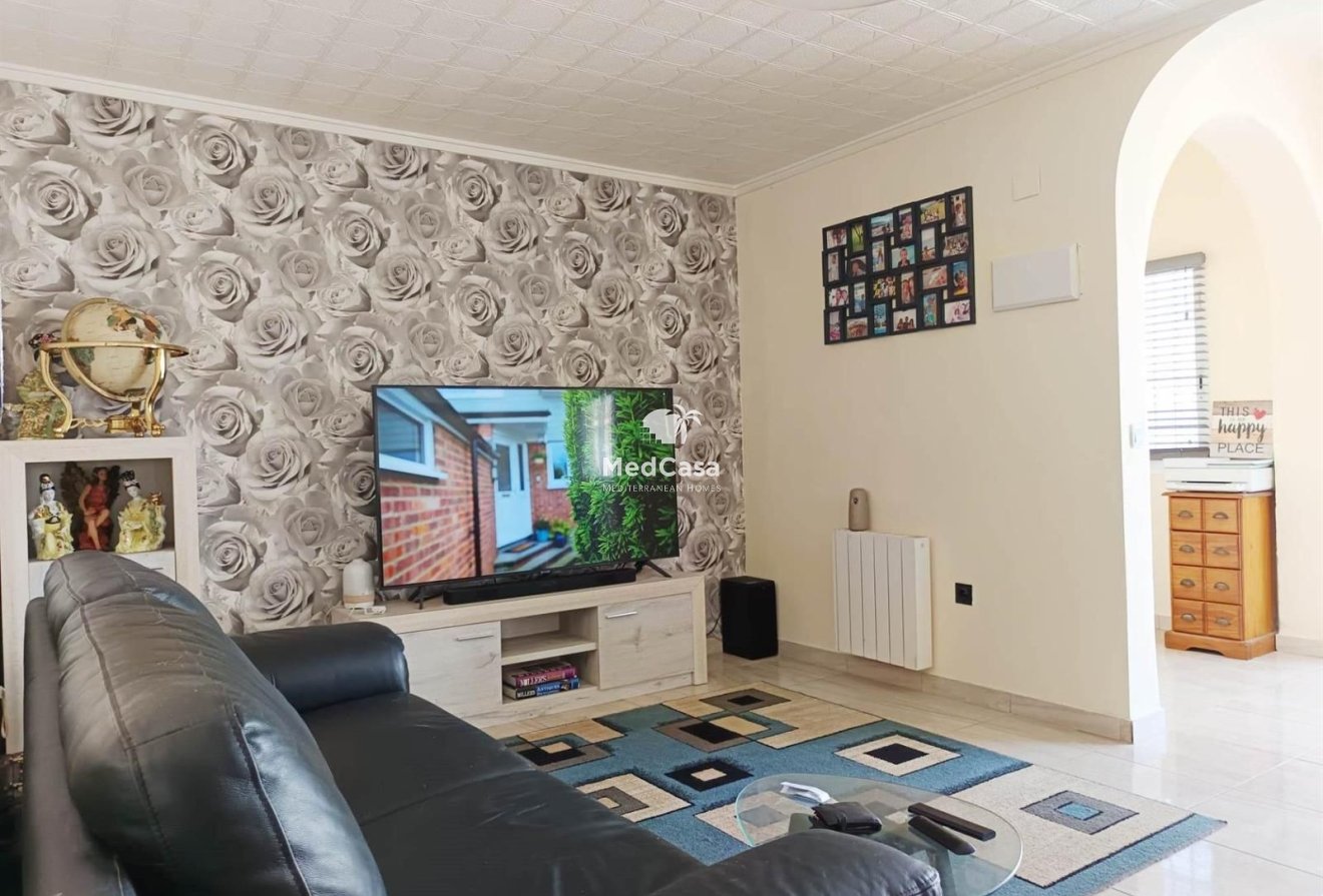 Resale - Townhouse -
Torrevieja - La Siesta - El Salado - Torreta