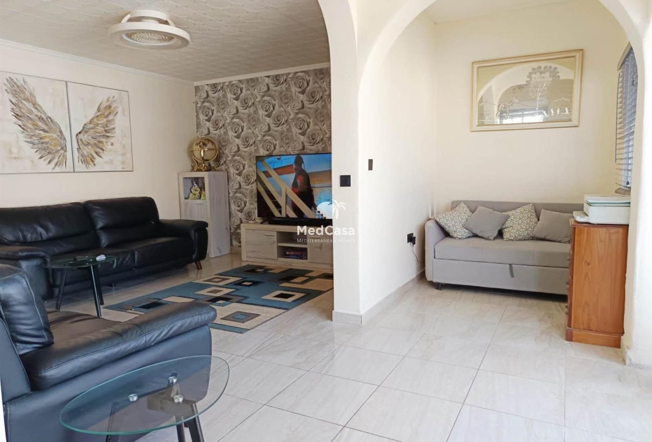 Resale - Townhouse -
Torrevieja - La Siesta - El Salado - Torreta
