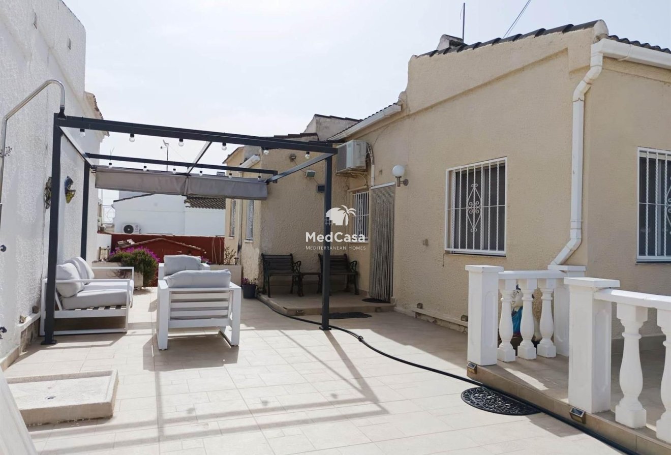 Resale - Townhouse -
Torrevieja - La Siesta - El Salado - Torreta