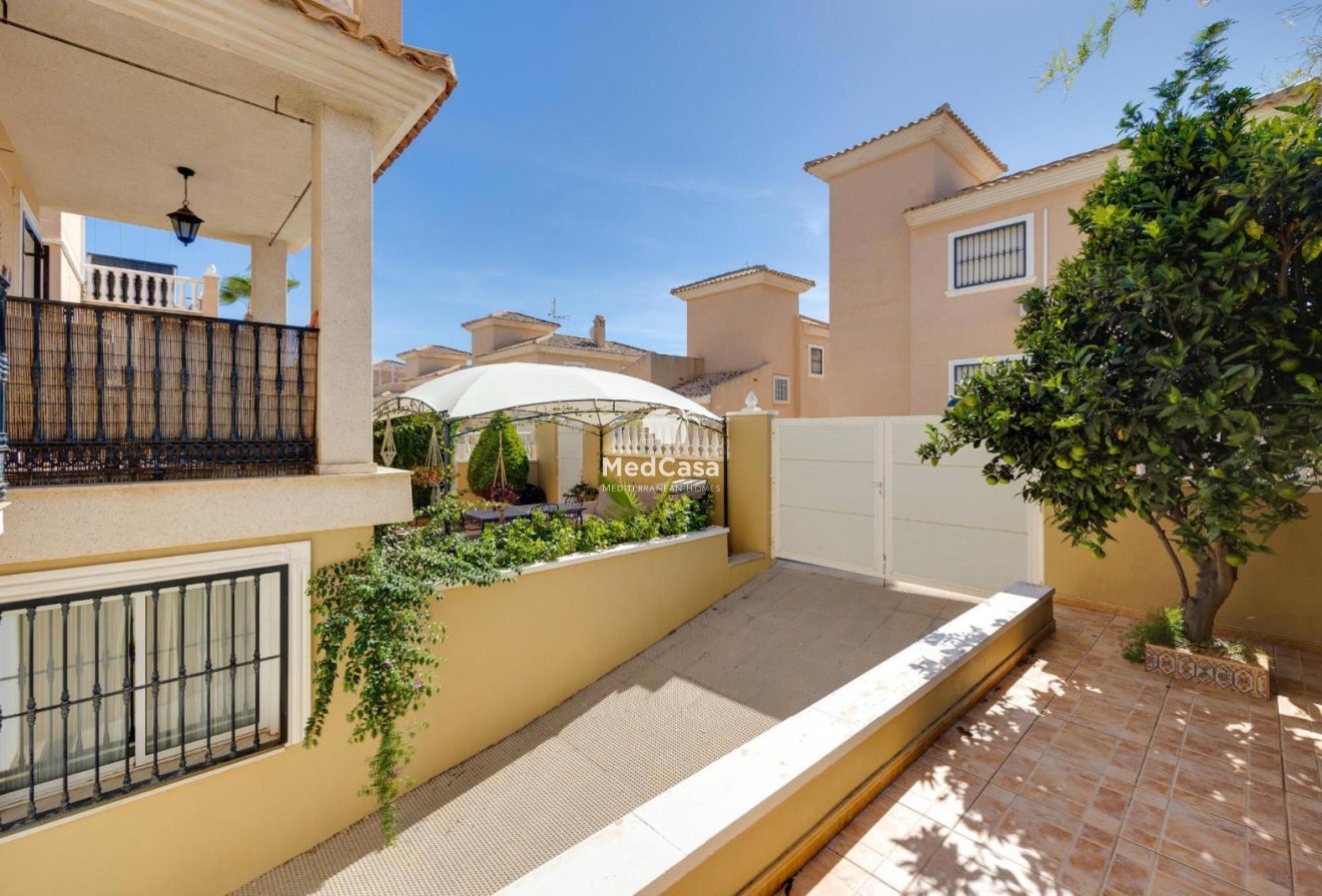 Segunda mano - Adosado -
Orihuela Costa - Los Altos