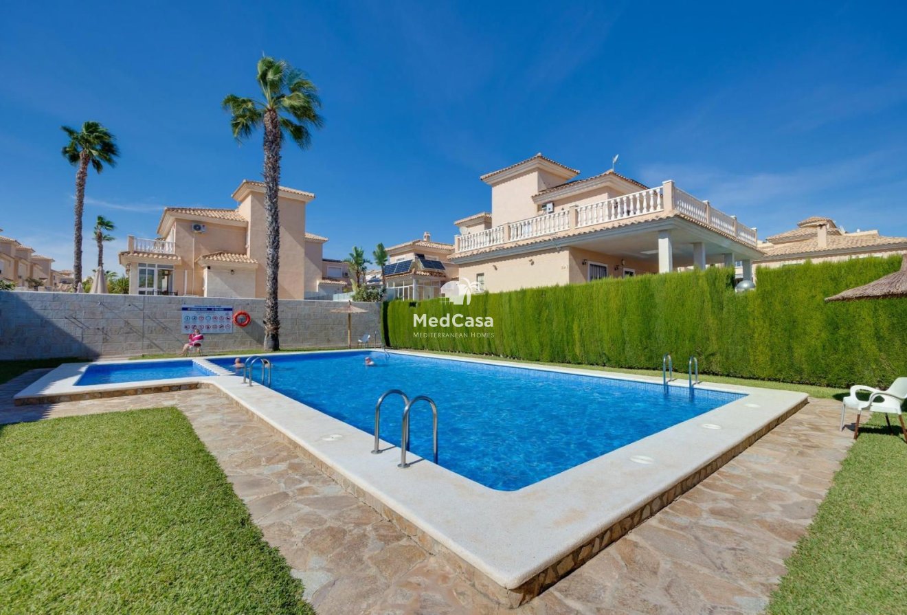 Segunda mano - Adosado -
Orihuela Costa - Los Altos