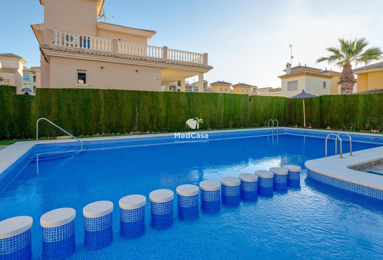 Segunda mano - Adosado -
Orihuela Costa - Los Altos