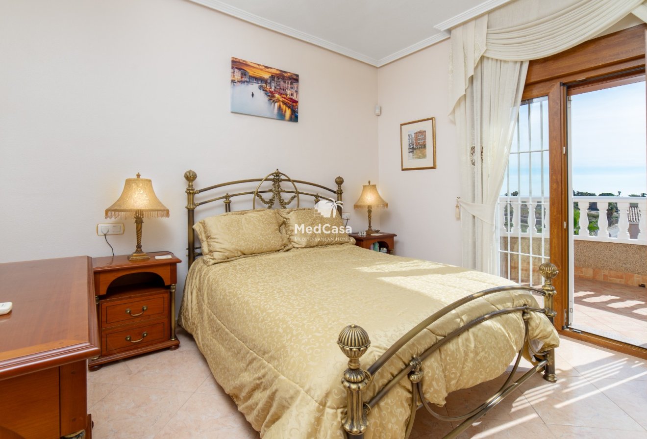 Resale - Villa -
Torrevieja - Los Balcones