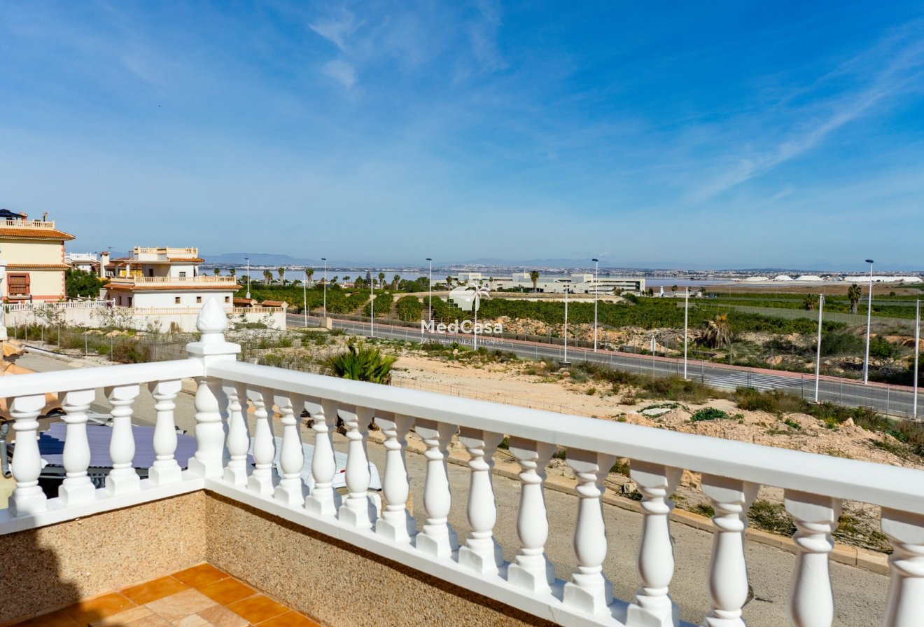 Resale - Villa -
Torrevieja - Los Balcones