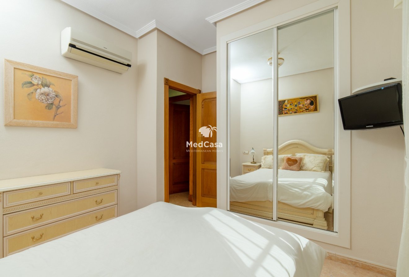 Resale - Villa -
Torrevieja - Los Balcones