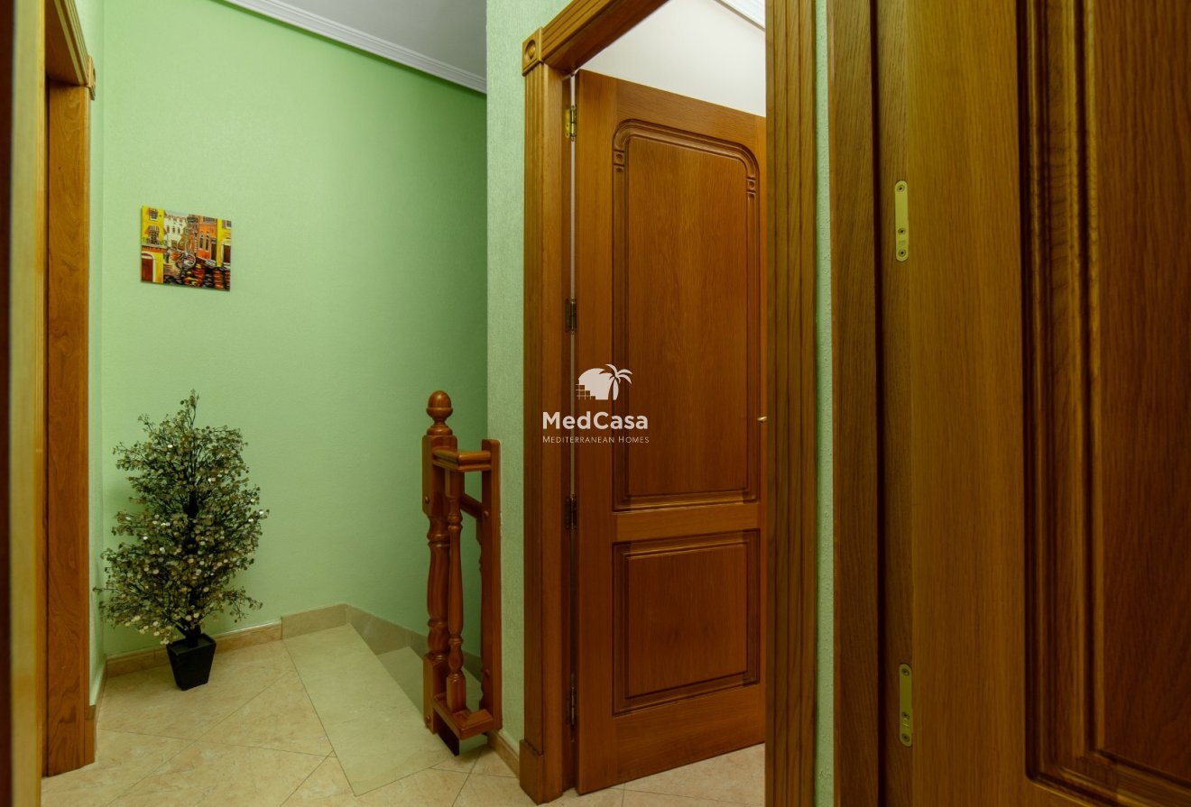 Resale - Villa -
Torrevieja - Los Balcones