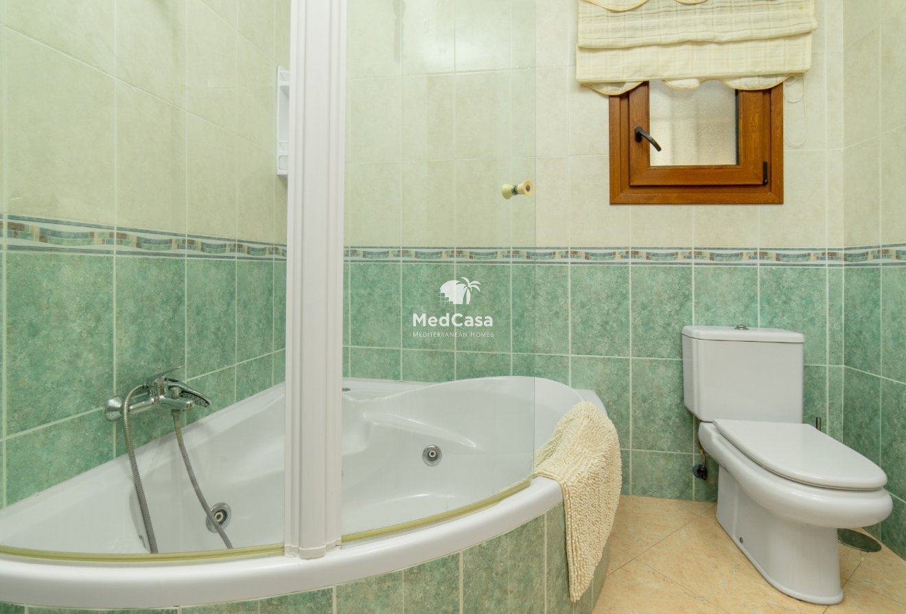 Resale - Villa -
Torrevieja - Los Balcones