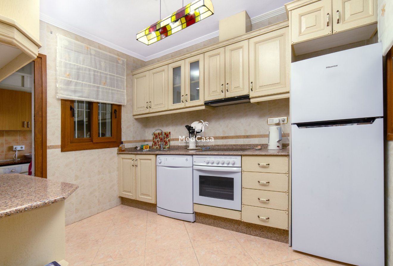 Resale - Villa -
Torrevieja - Los Balcones