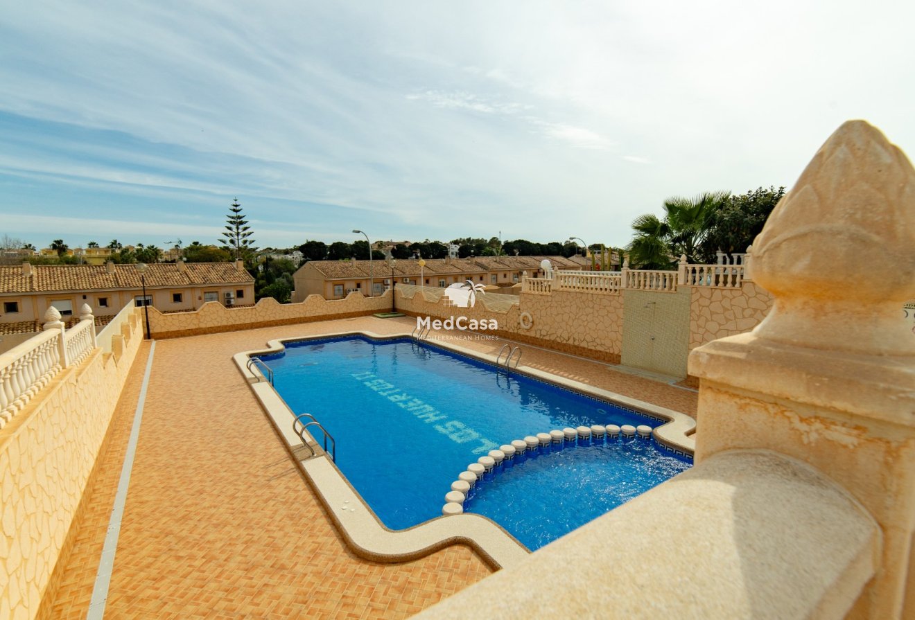 Resale - Villa -
Torrevieja - Los Balcones