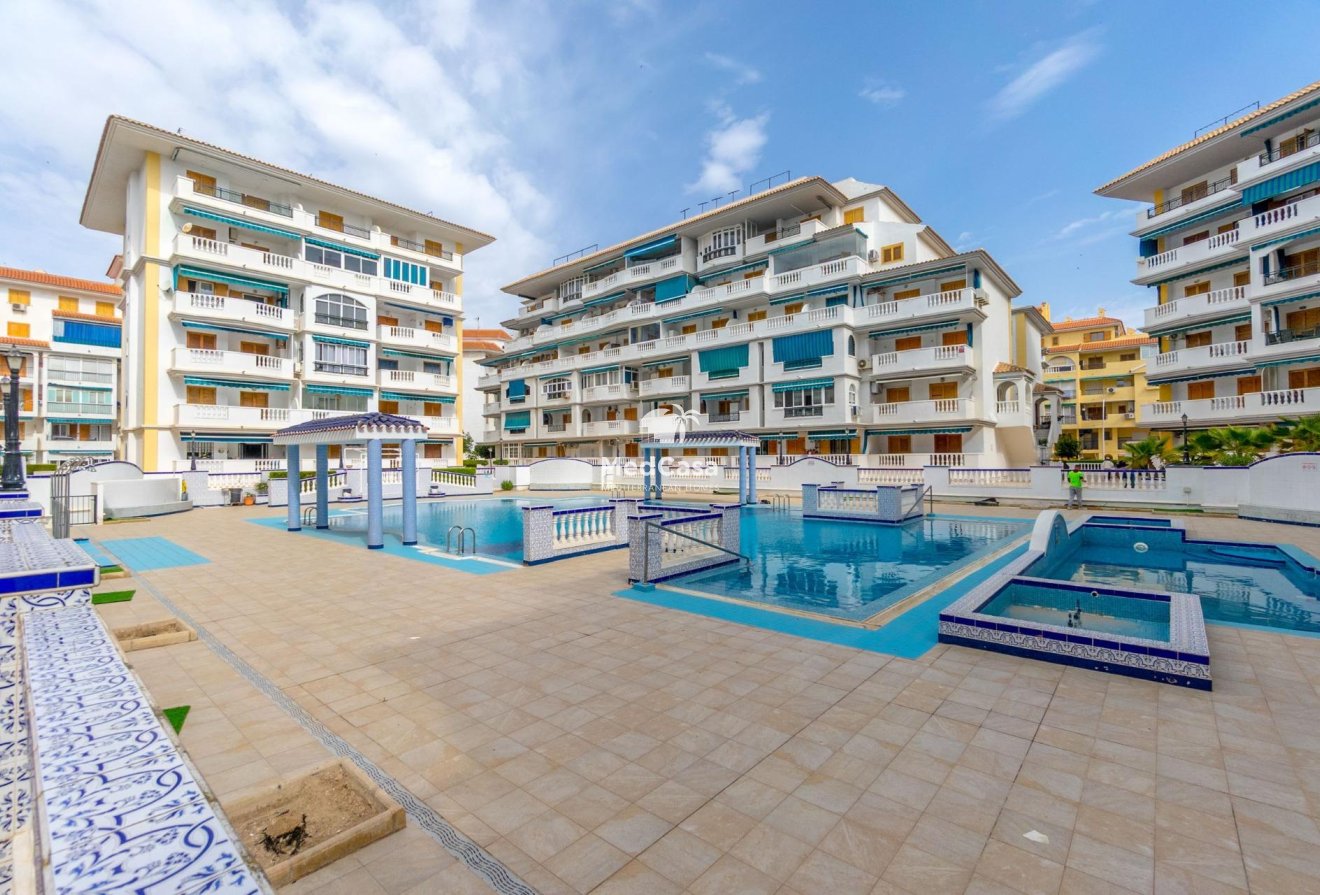 Wiederverkauf - Apartment -
Torrevieja - Los Europeos