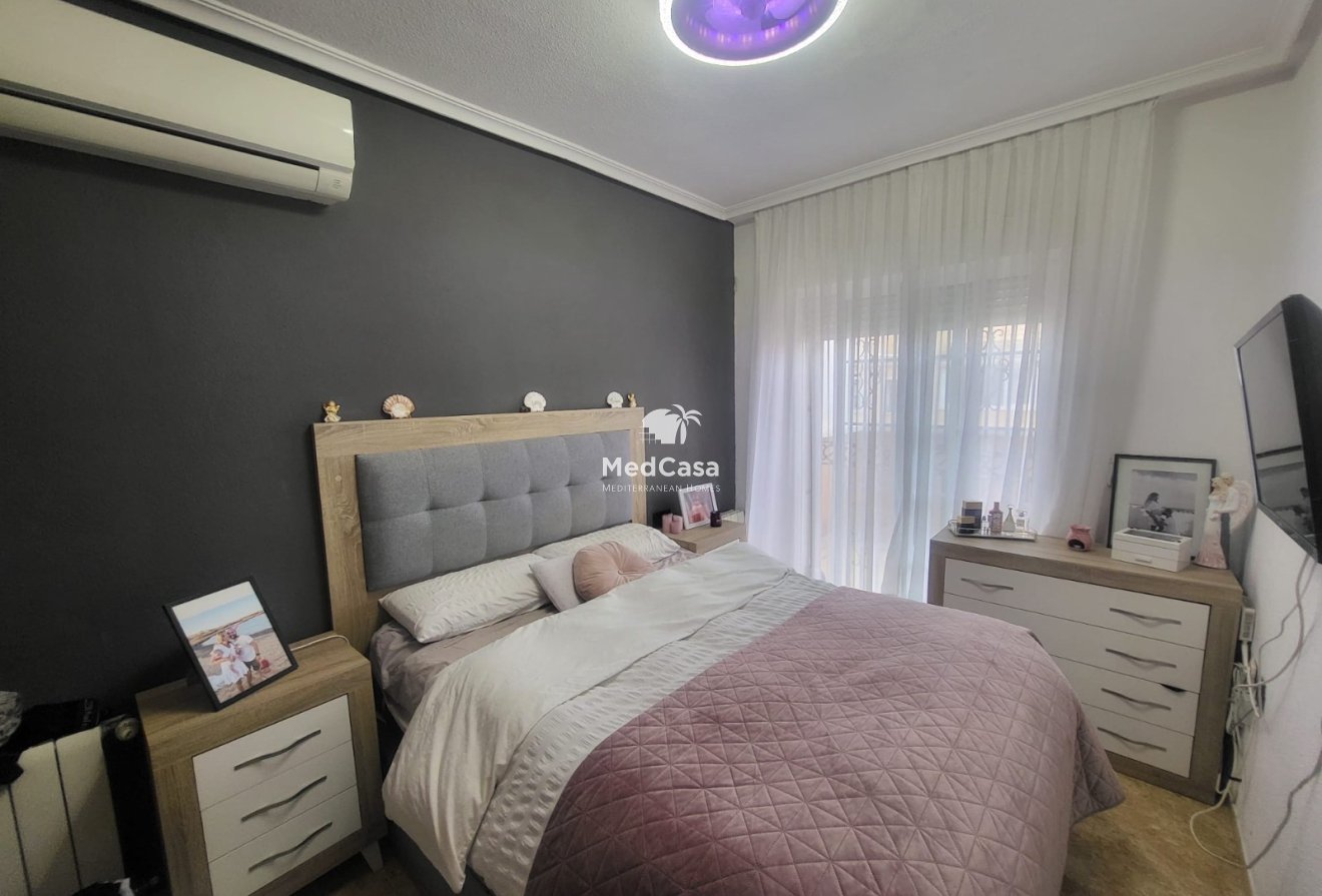 Segunda mano - Adosado esquina -
Orihuela Costa - Villamartín