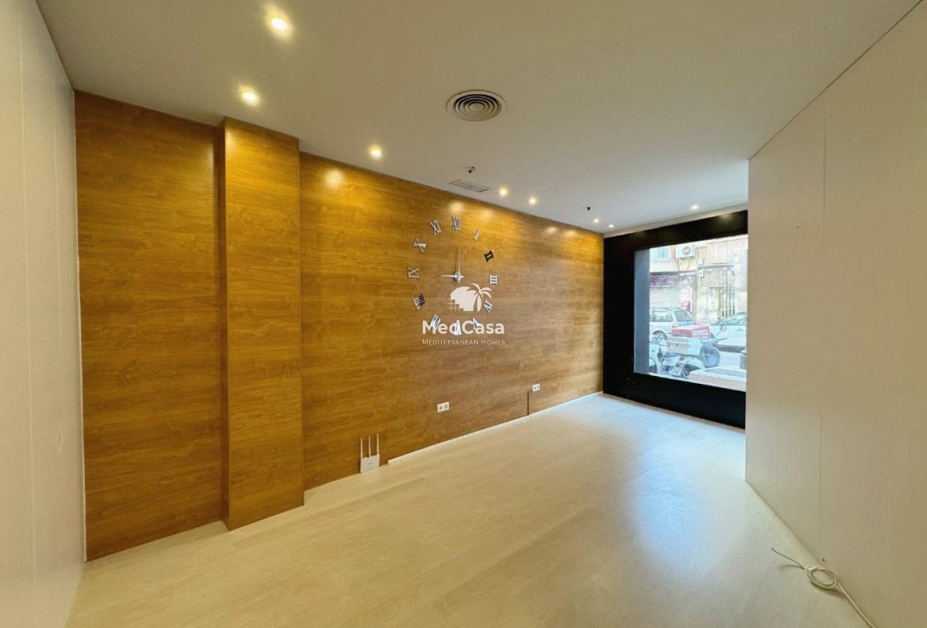 Resale - Commercial -
Guardamar del Segura - Guardamar