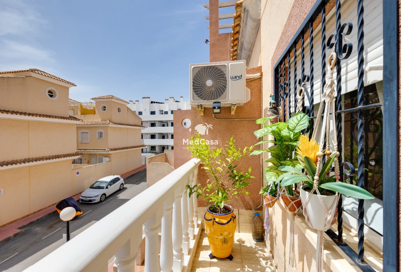 Segunda mano - Ático -
Orihuela Costa - Villamartín