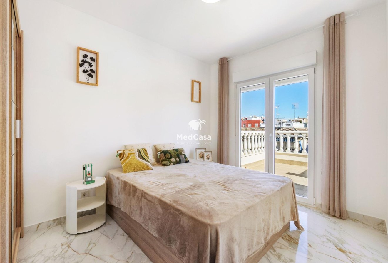 Resale - Villa -
Torrevieja - El chaparral