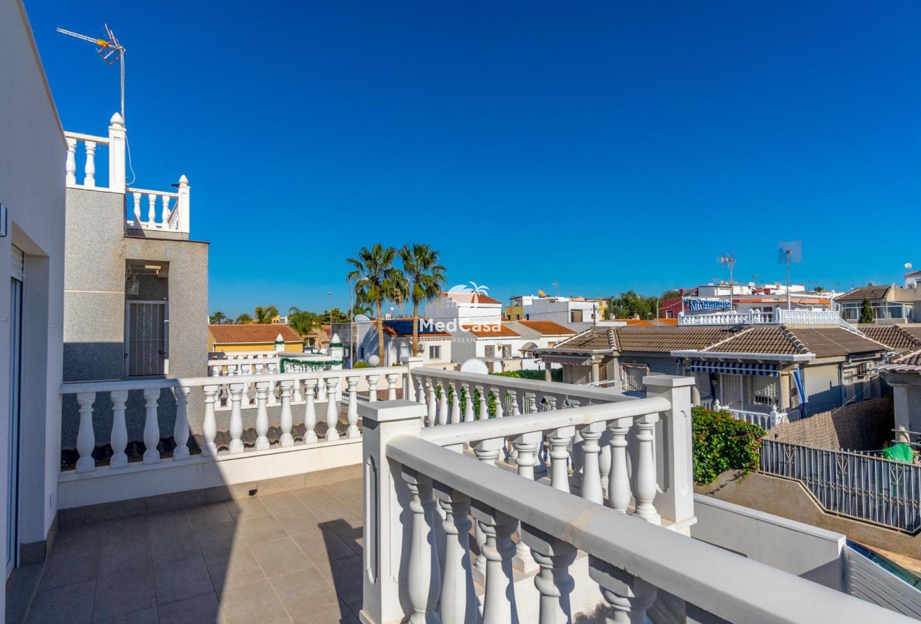 Resale - Villa -
Torrevieja - El chaparral