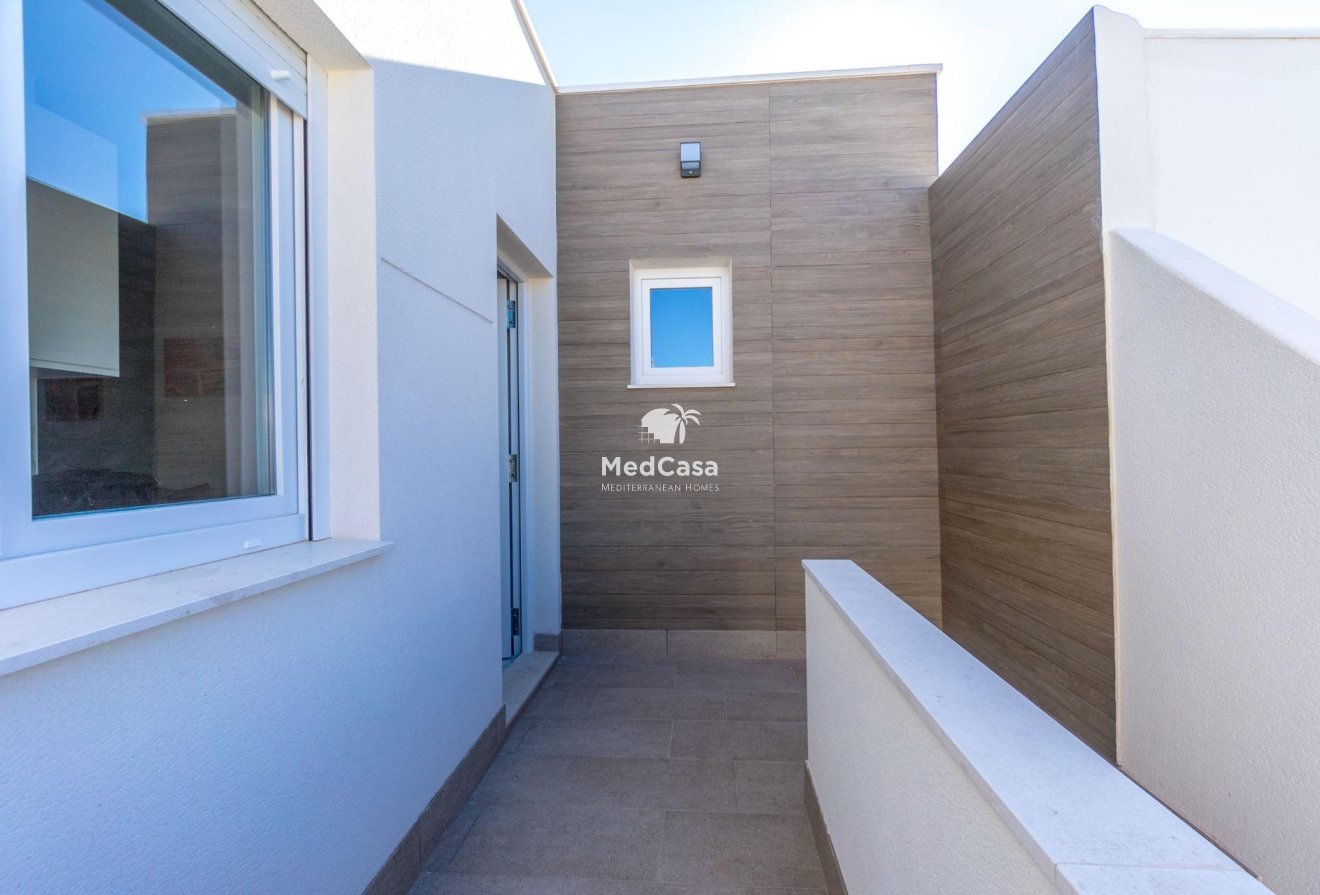 Resale - Villa -
Torrevieja - El chaparral