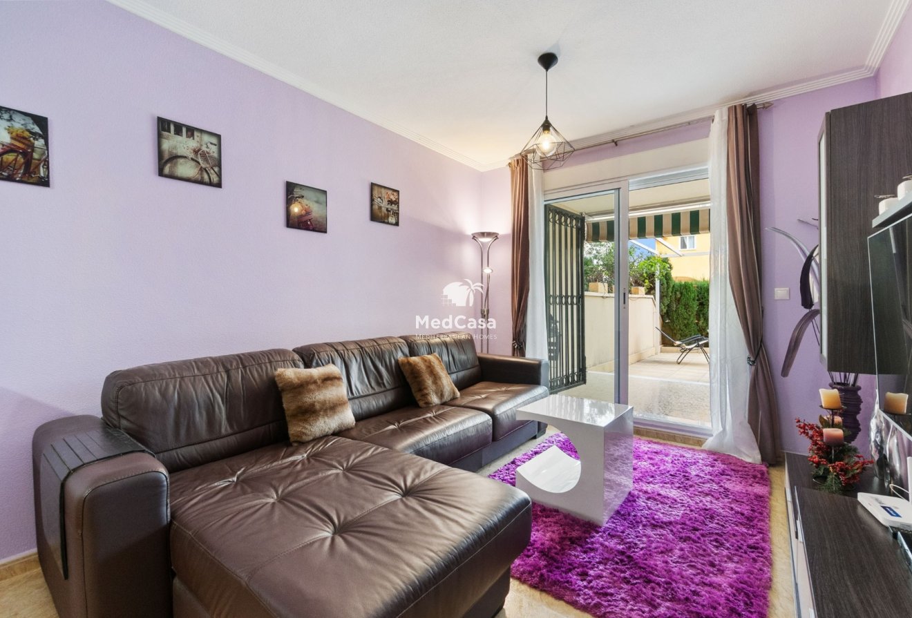 Resale - Ground floor apartment -
Orihuela Costa - Campoamor