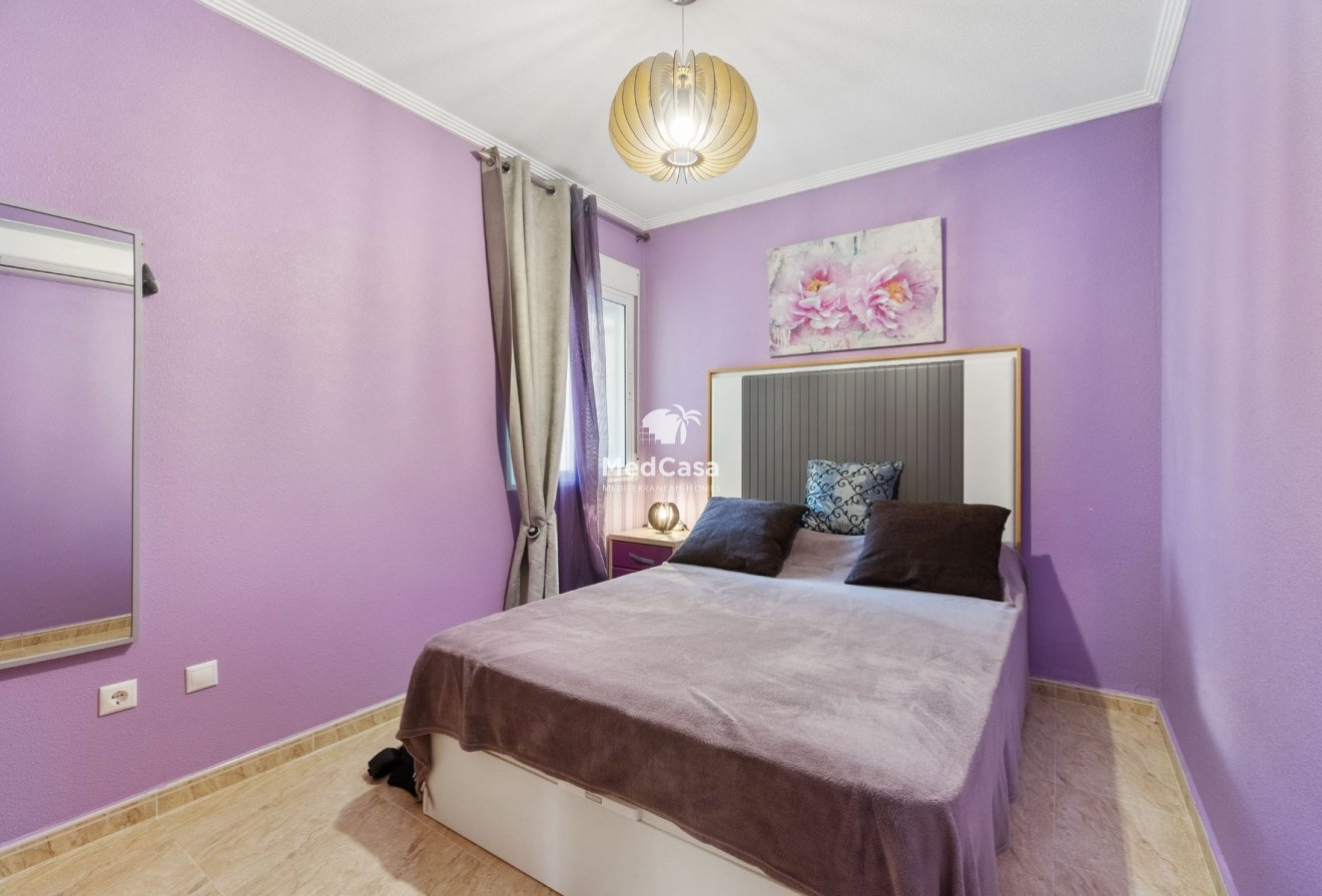 Resale - Ground floor apartment -
Orihuela Costa - Campoamor
