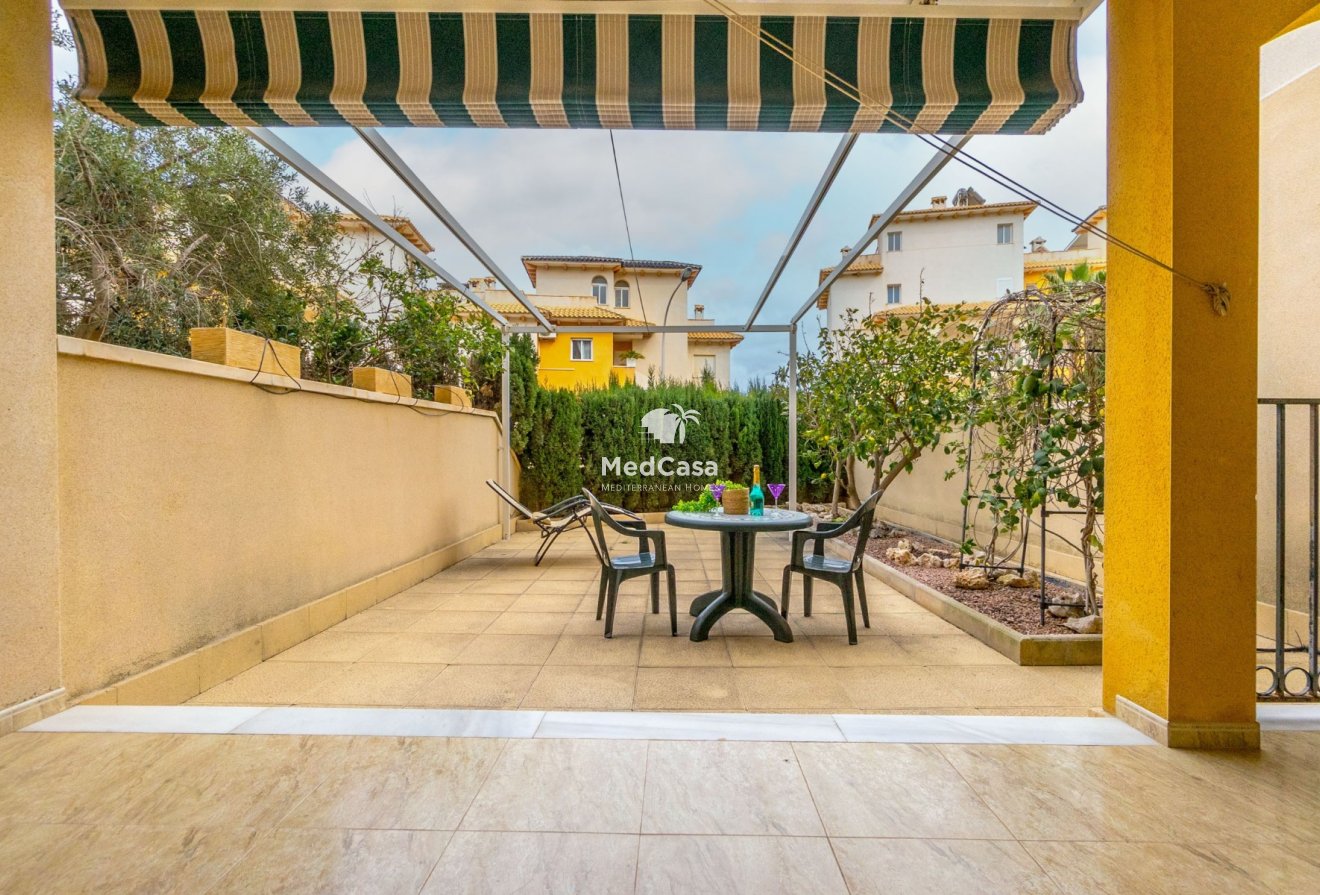 Resale - Ground floor apartment -
Orihuela Costa - Campoamor