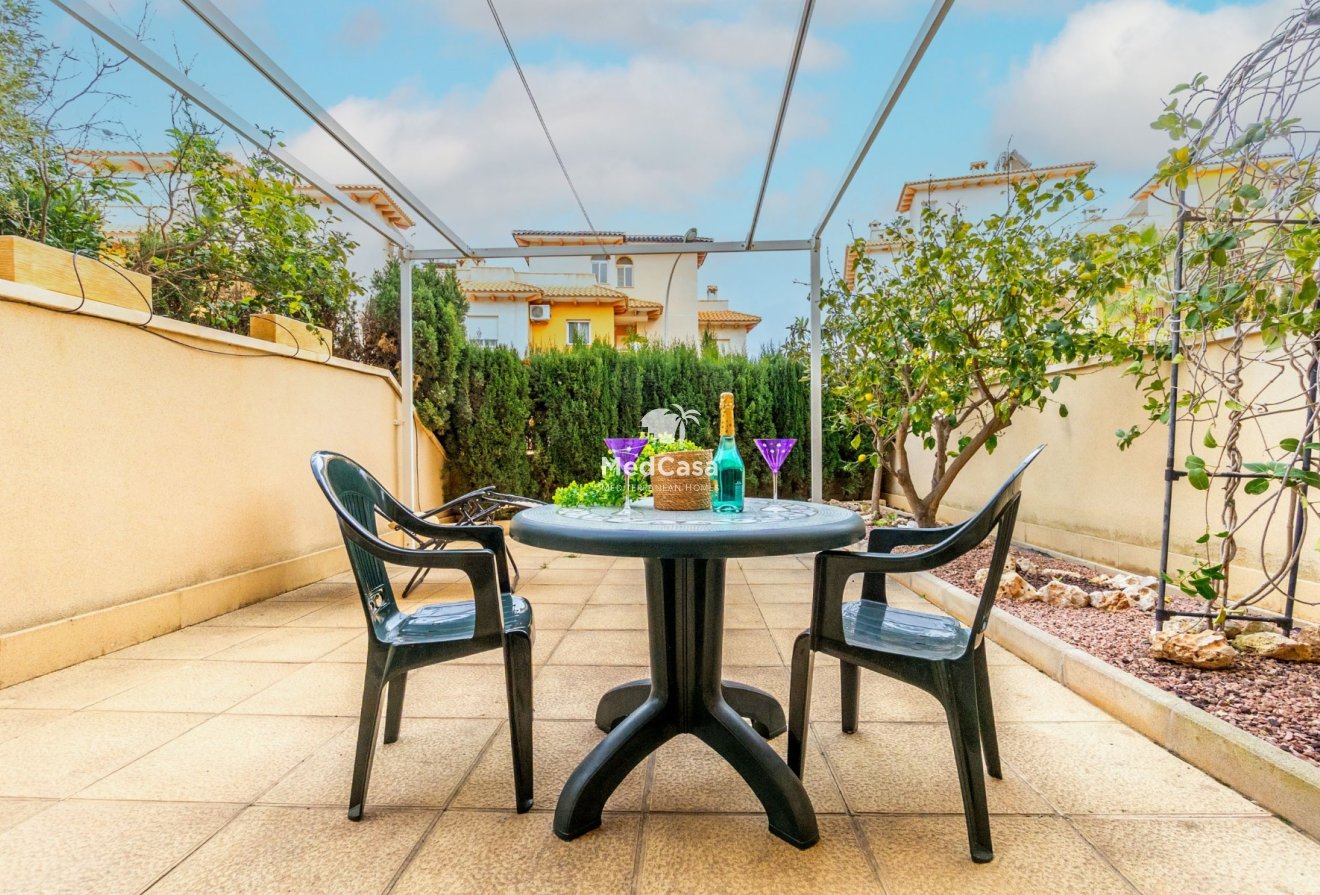 Resale - Ground floor apartment -
Orihuela Costa - Campoamor