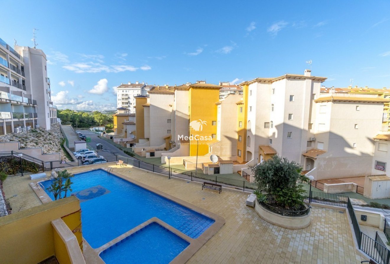 Resale - Ground floor apartment -
Orihuela Costa - Campoamor