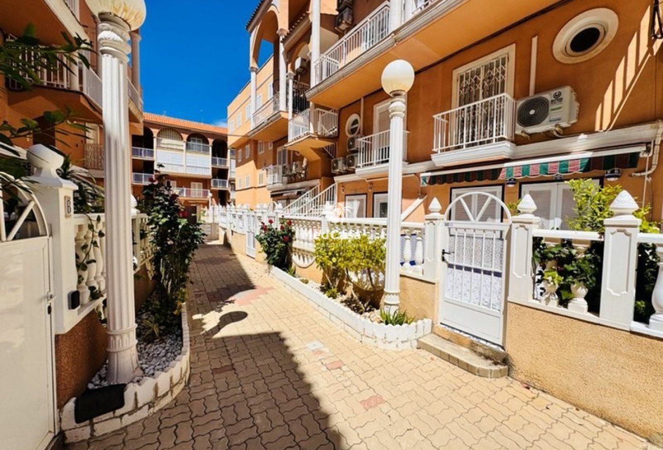 Resale - Townhouse -
Torrevieja - Torrelamata - La Mata