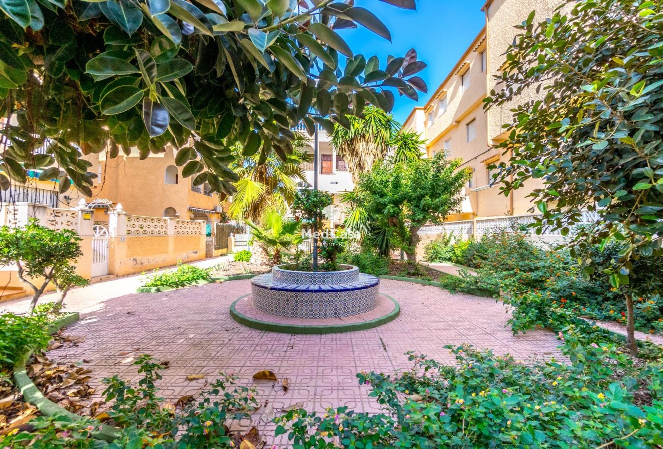 Segunda mano - Apartamento -
Torrevieja - Los Europeos