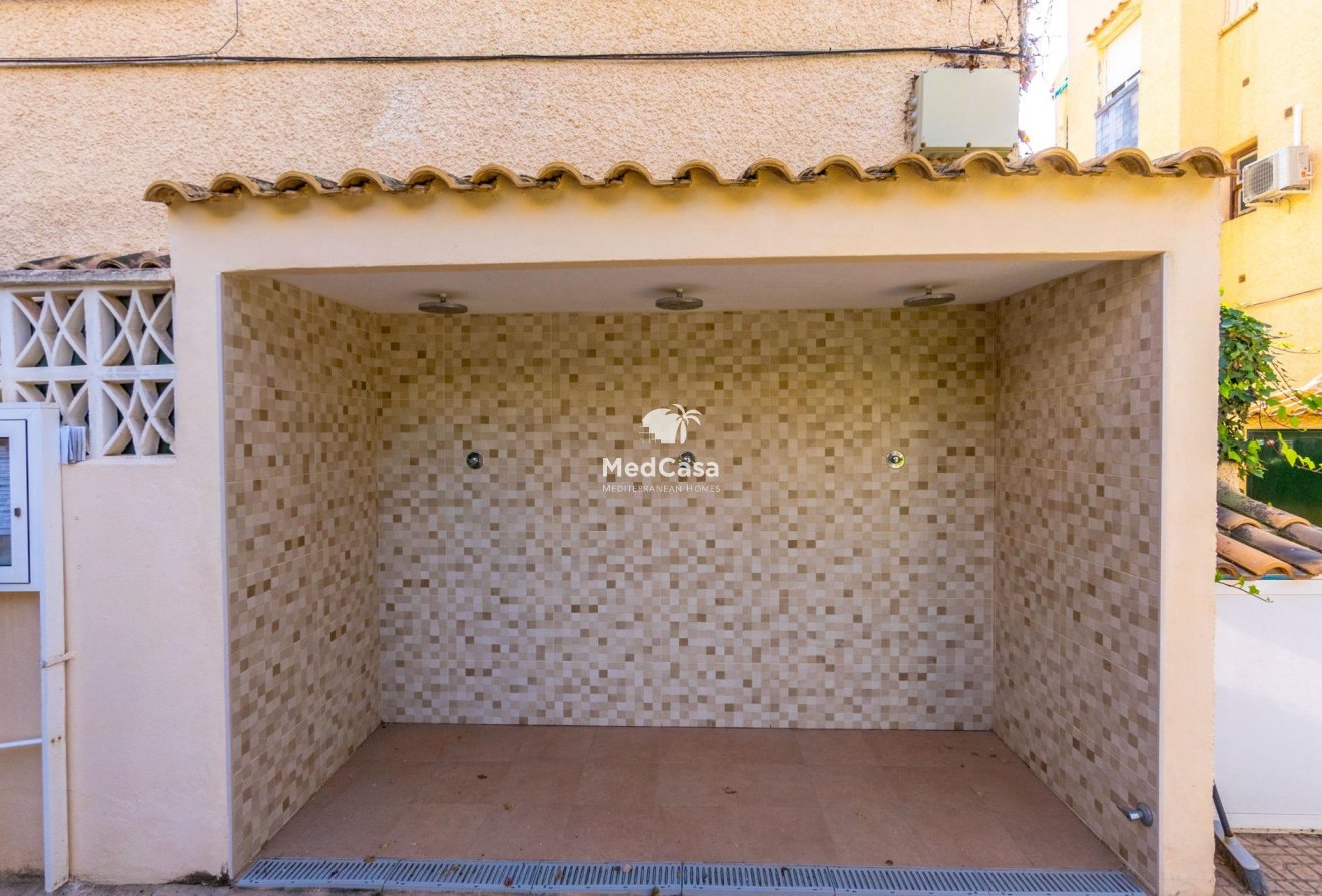 Segunda mano - Apartamento -
Torrevieja - Los Europeos