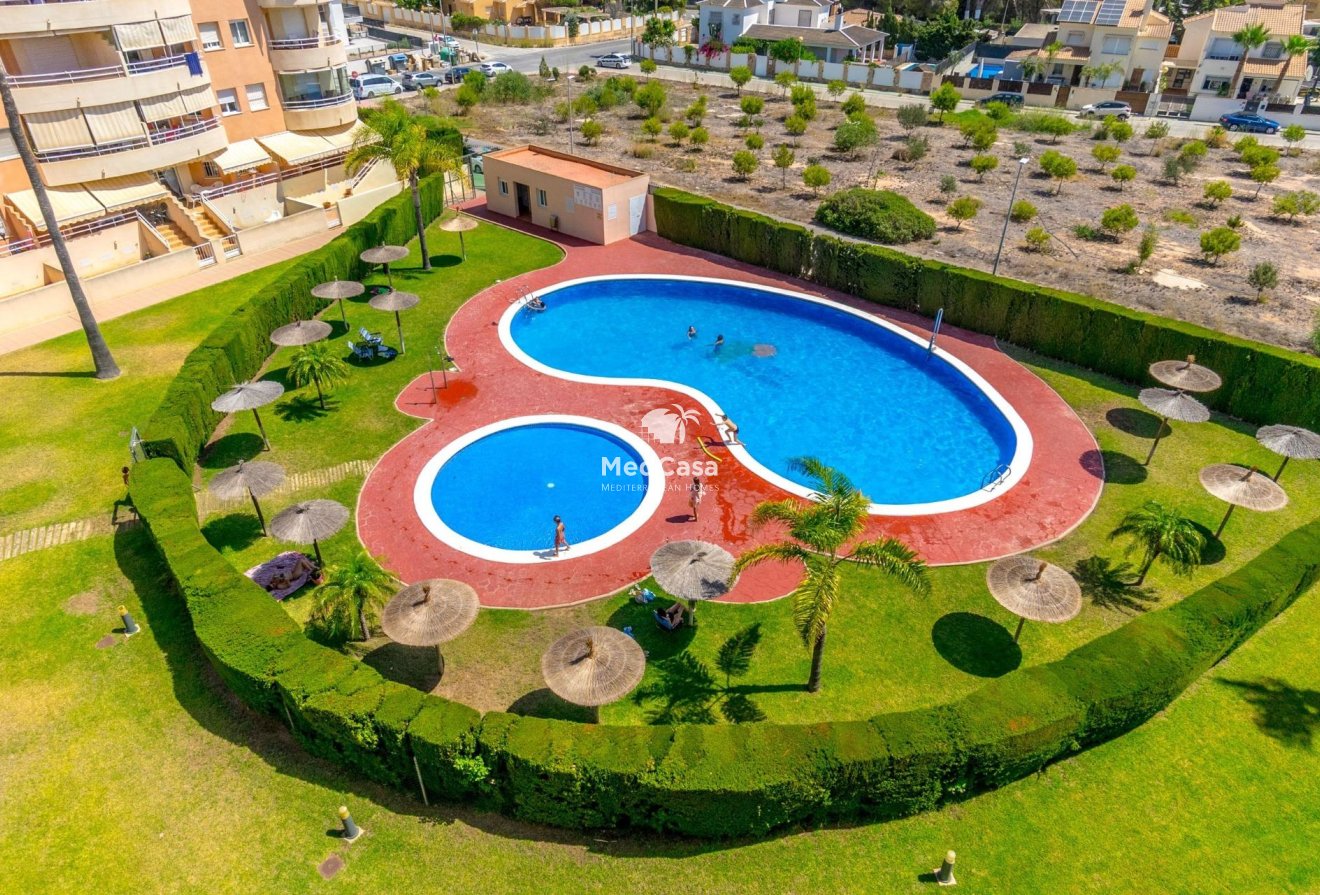 Wiederverkauf - Apartment -
Orihuela Costa - Altos de Campoamor