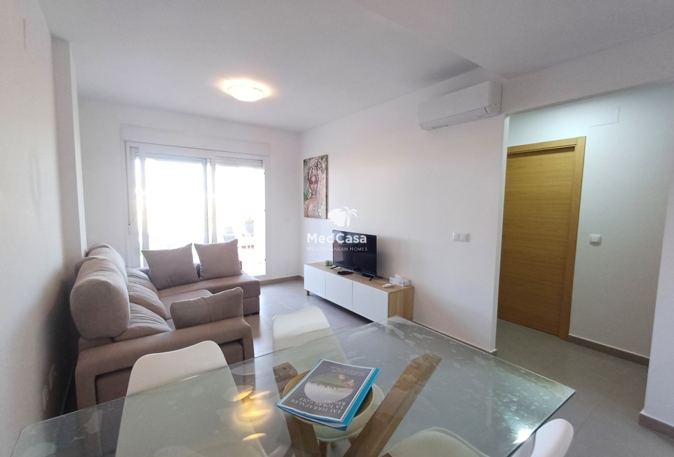 Segunda mano - Apartamento planta baja -
Roldan
