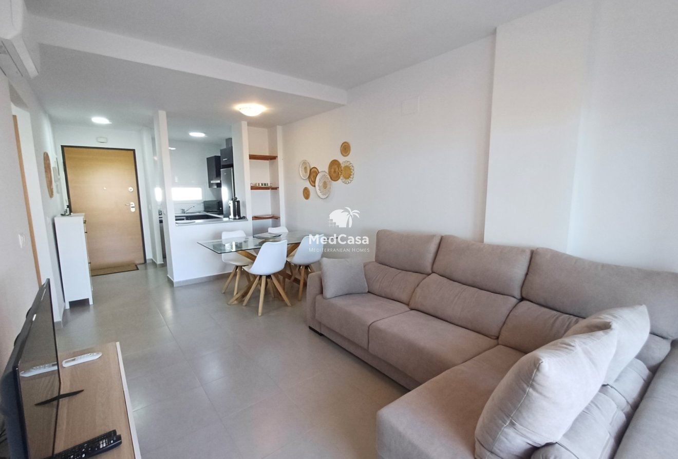 Segunda mano - Apartamento planta baja -
Roldan