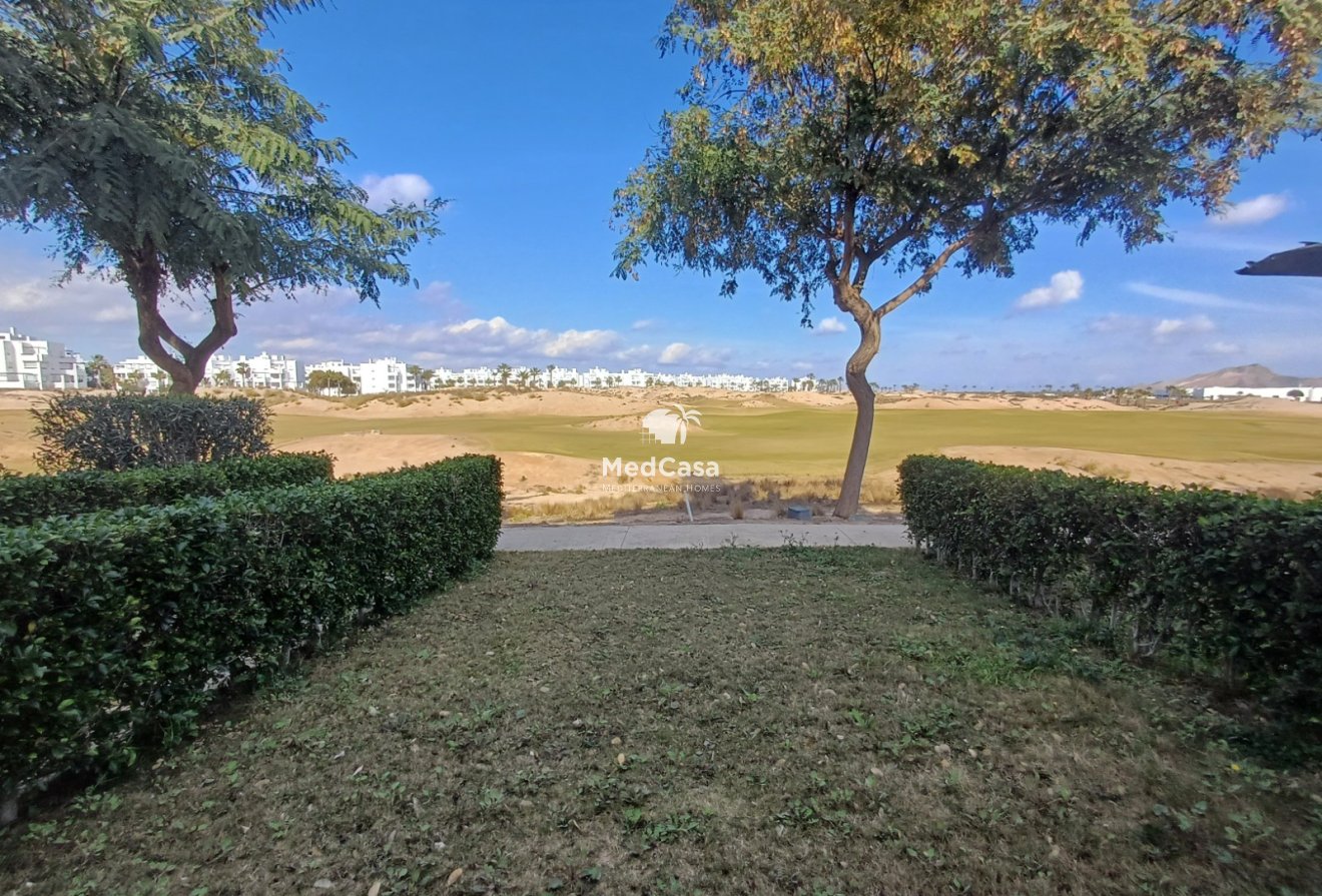 Segunda mano - Apartamento planta baja -
Roldan