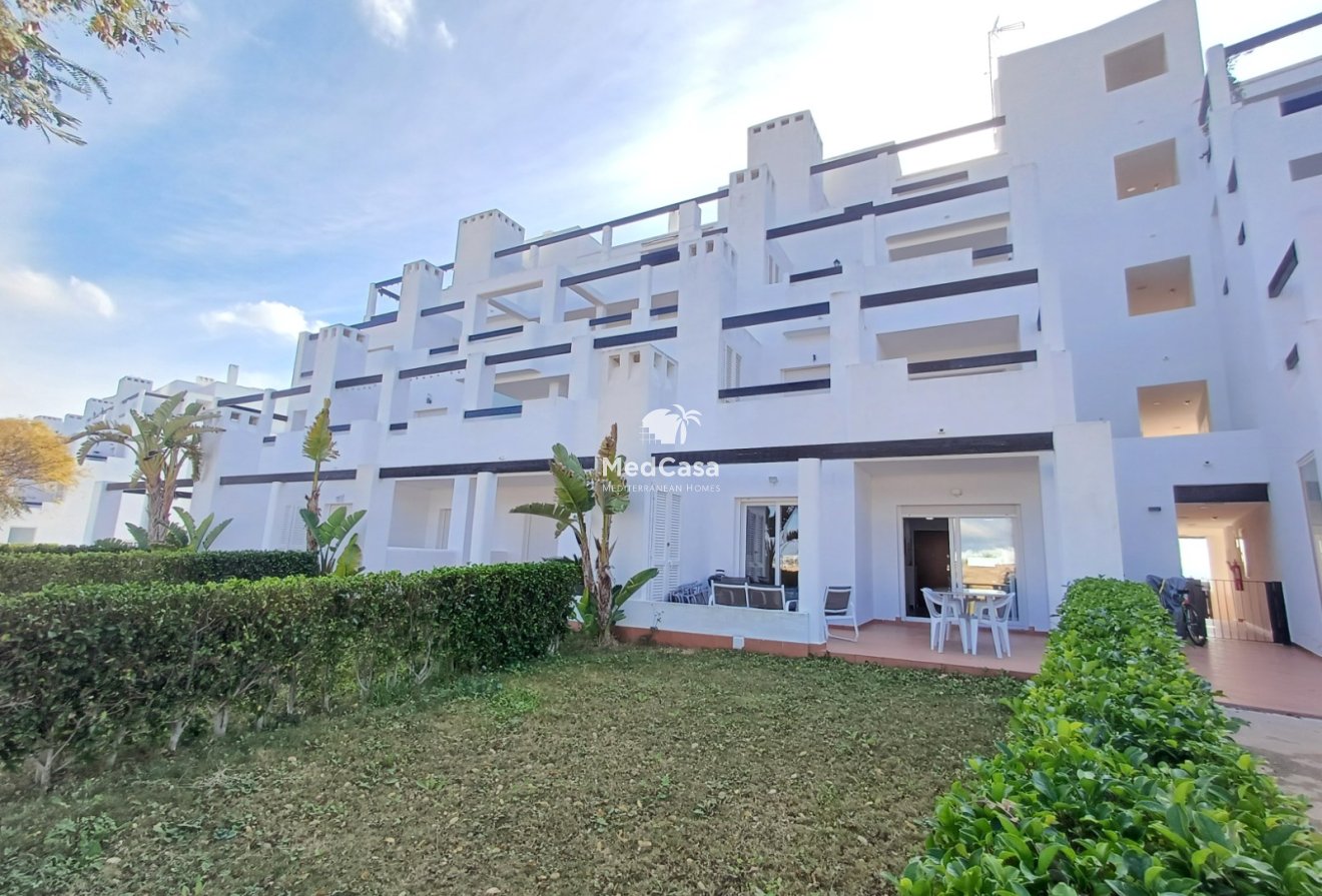 Segunda mano - Apartamento planta baja -
Roldan